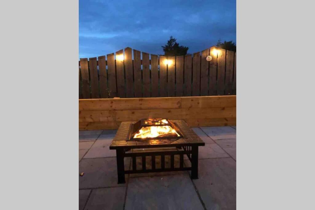 Alcantara- Modern Home With Hot Tub- Sleeps 10 Cromdale ภายนอก รูปภาพ