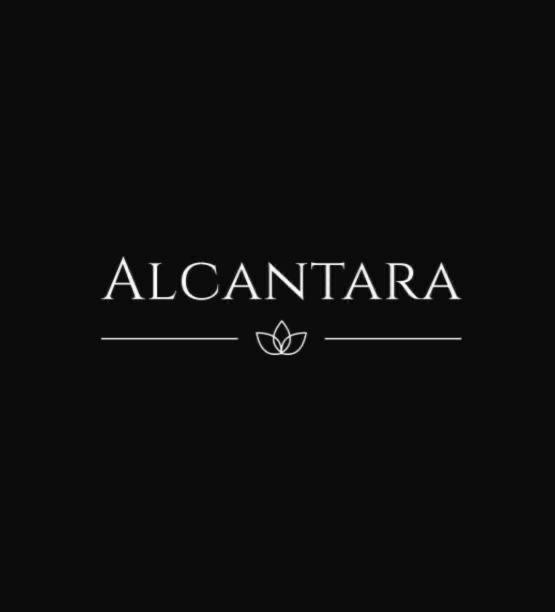Alcantara- Modern Home With Hot Tub- Sleeps 10 Cromdale ภายนอก รูปภาพ