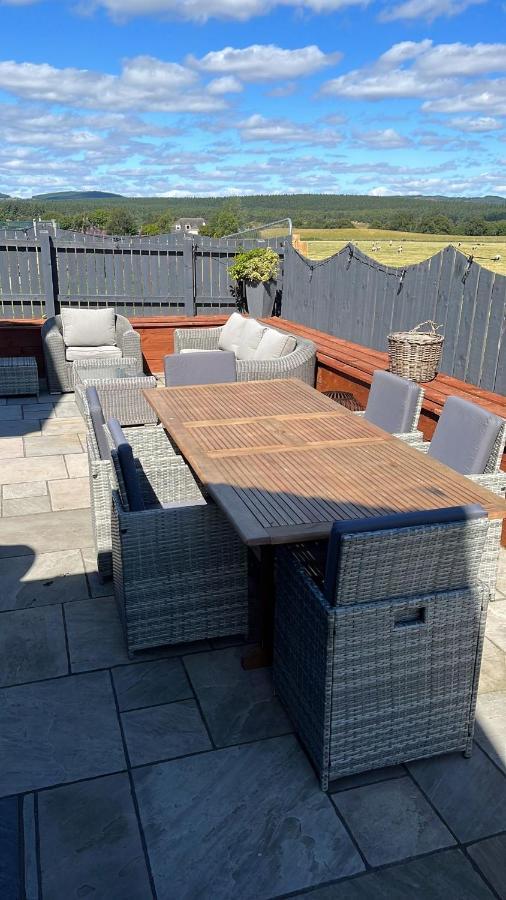 Alcantara- Modern Home With Hot Tub- Sleeps 10 Cromdale ภายนอก รูปภาพ